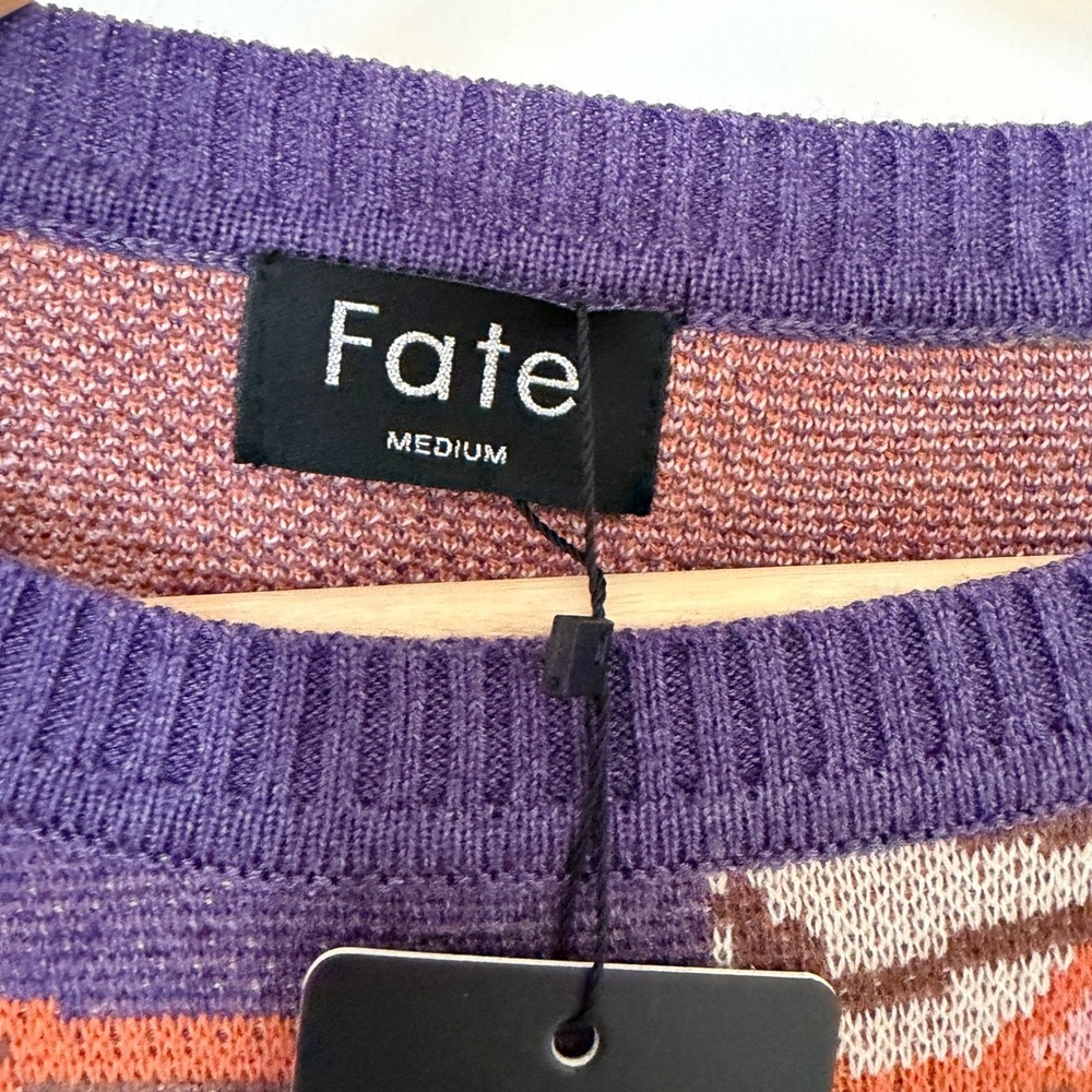 NWT Fate Pink Purple Abstract Geometric Crewneck Sweater Size M - Picture 4 of 8